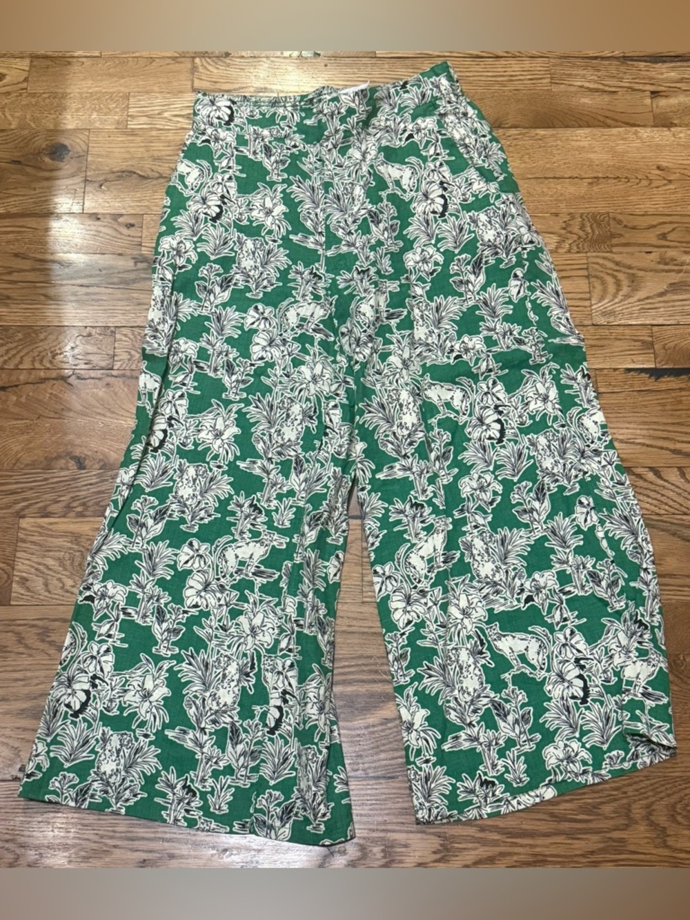 C&C California. Wide Leg Linen Jungle Print Pants. Size Medium. - Picture 3 of 9